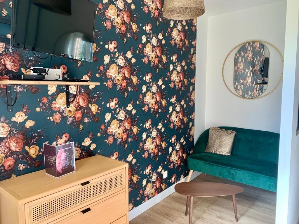 Le Rosegarden Au Pied De La Gare De Apartment *